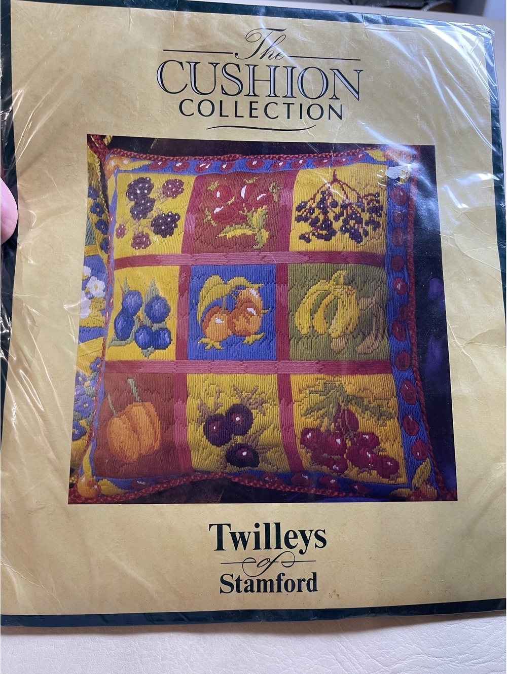 The cushion collection Fruit printed long stitch kit 2218